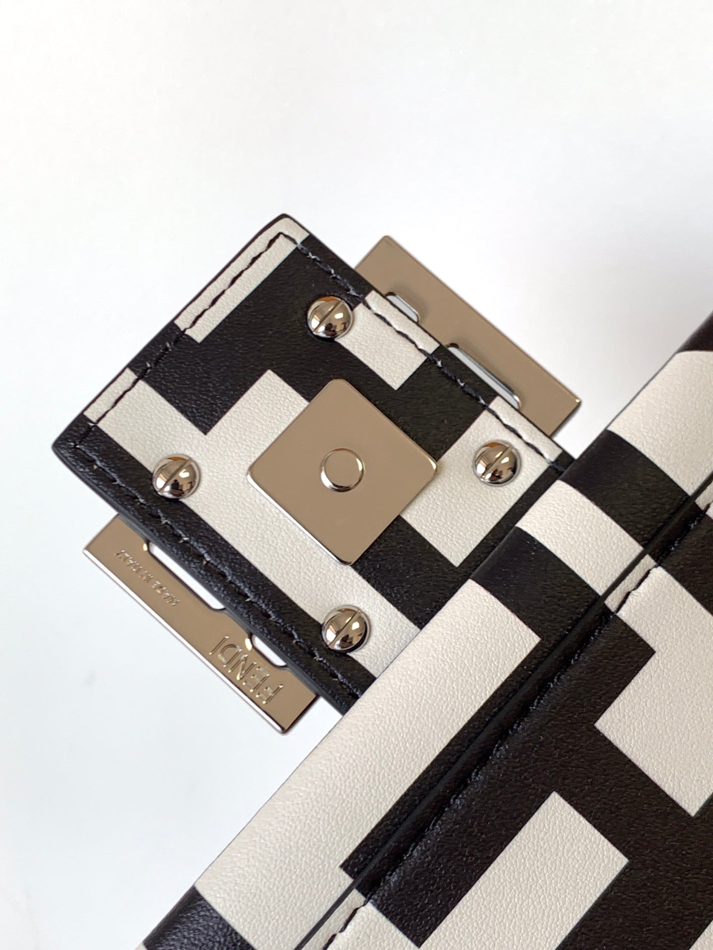Fend Roma & Marc Jacobs 27 Bag Black White Leather Shw mysite