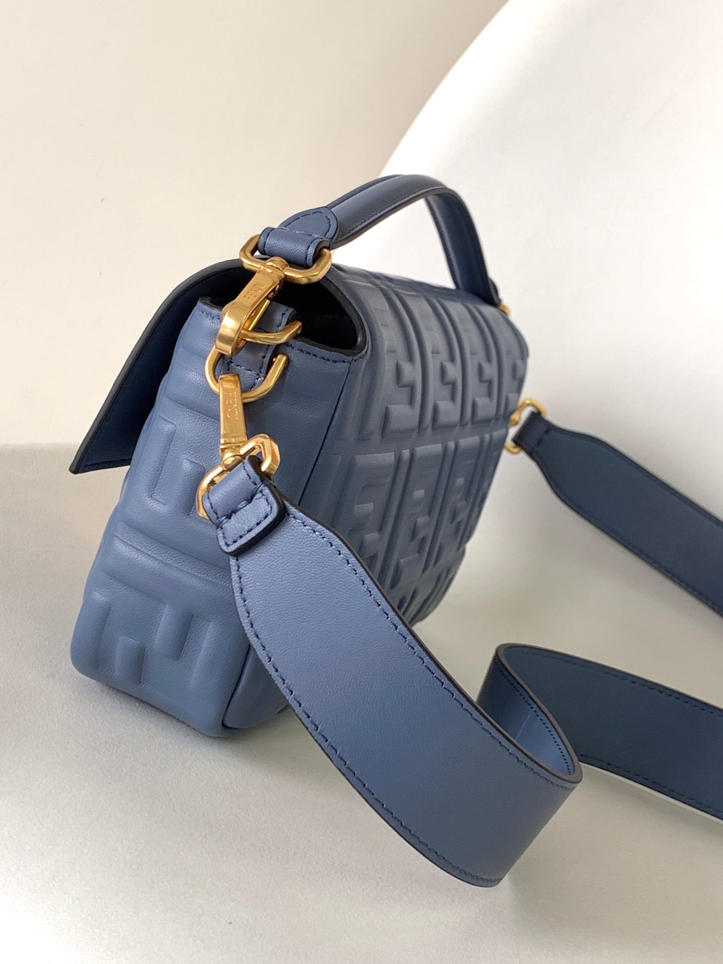 Fend Baguette 27 Bag With FF Motif Blue Leather Ghw mysite