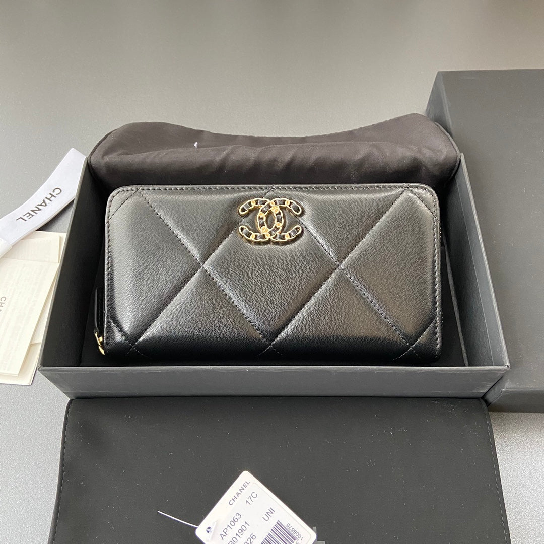 CC 19 Zipped Wallet 19cm Black Calfskin mysite
