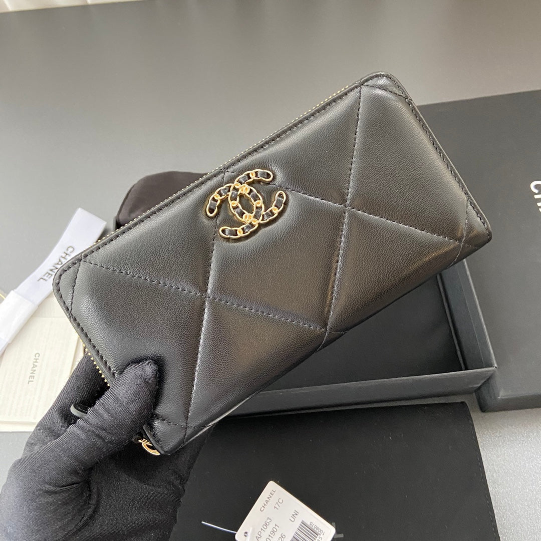 CC 19 Zipped Wallet 19cm Black Calfskin mysite