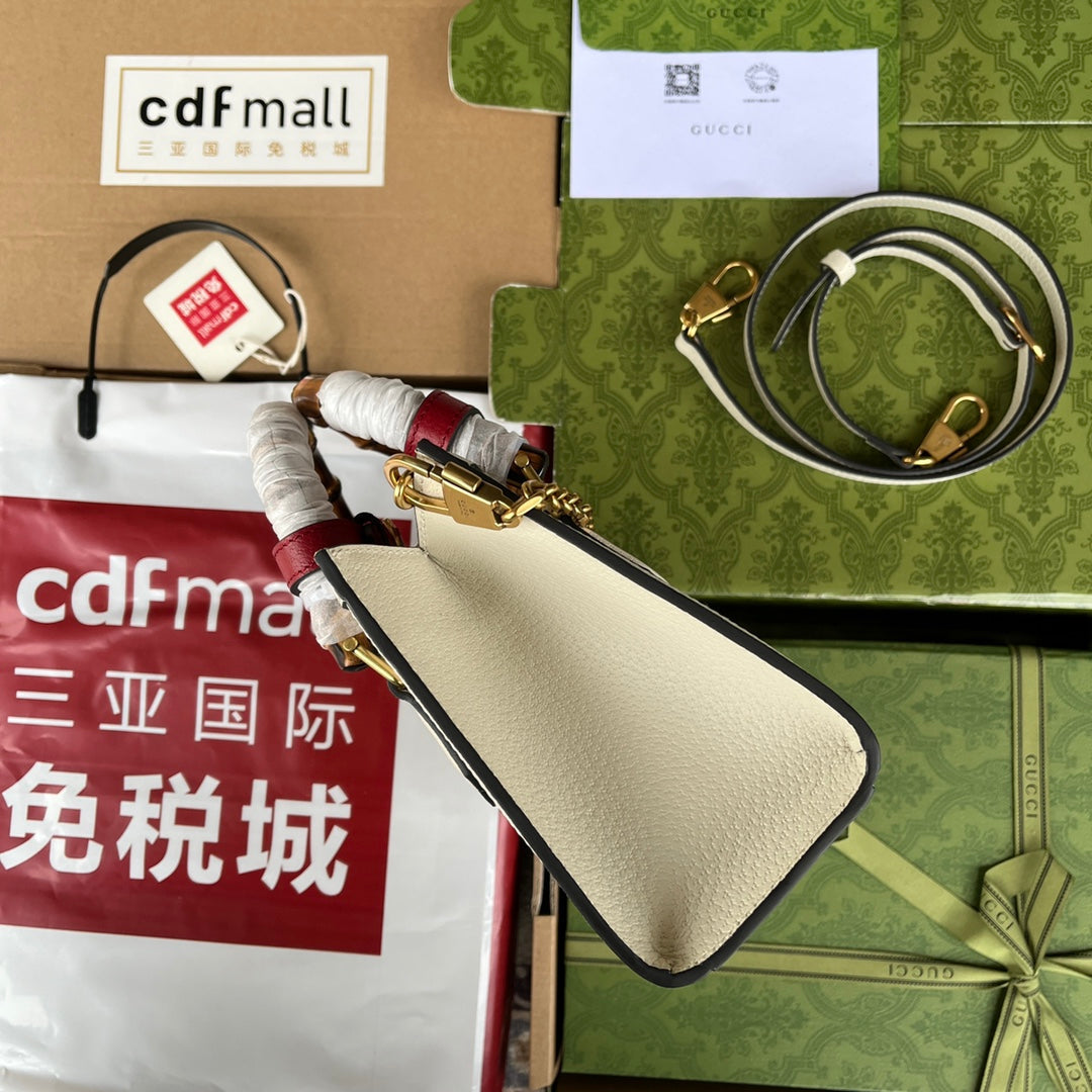 DIANA BAMBOO SHOULDER BAG 27 IN WHITE CALFSKIN GOLD HARDWARE mysite