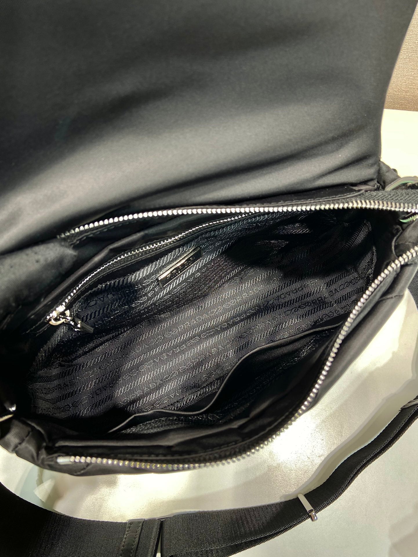 MEDIUM FLAP BAG 24 IN BLACK TRIANGULAR QUILTED PATTERN RE-NYLON mysite