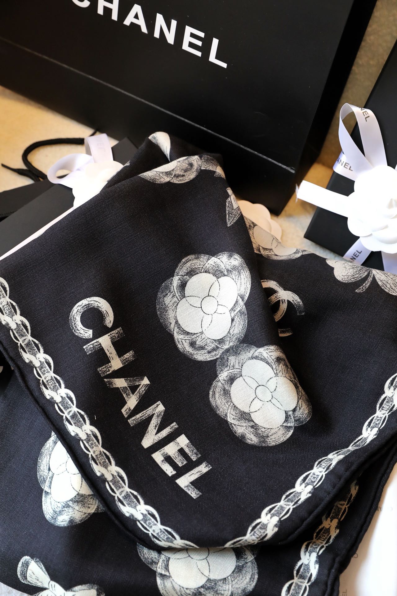 SCARF 180 CM IN BLACK FLOWER MONOGRAM SILK AND CASHMERE 401134 mysite