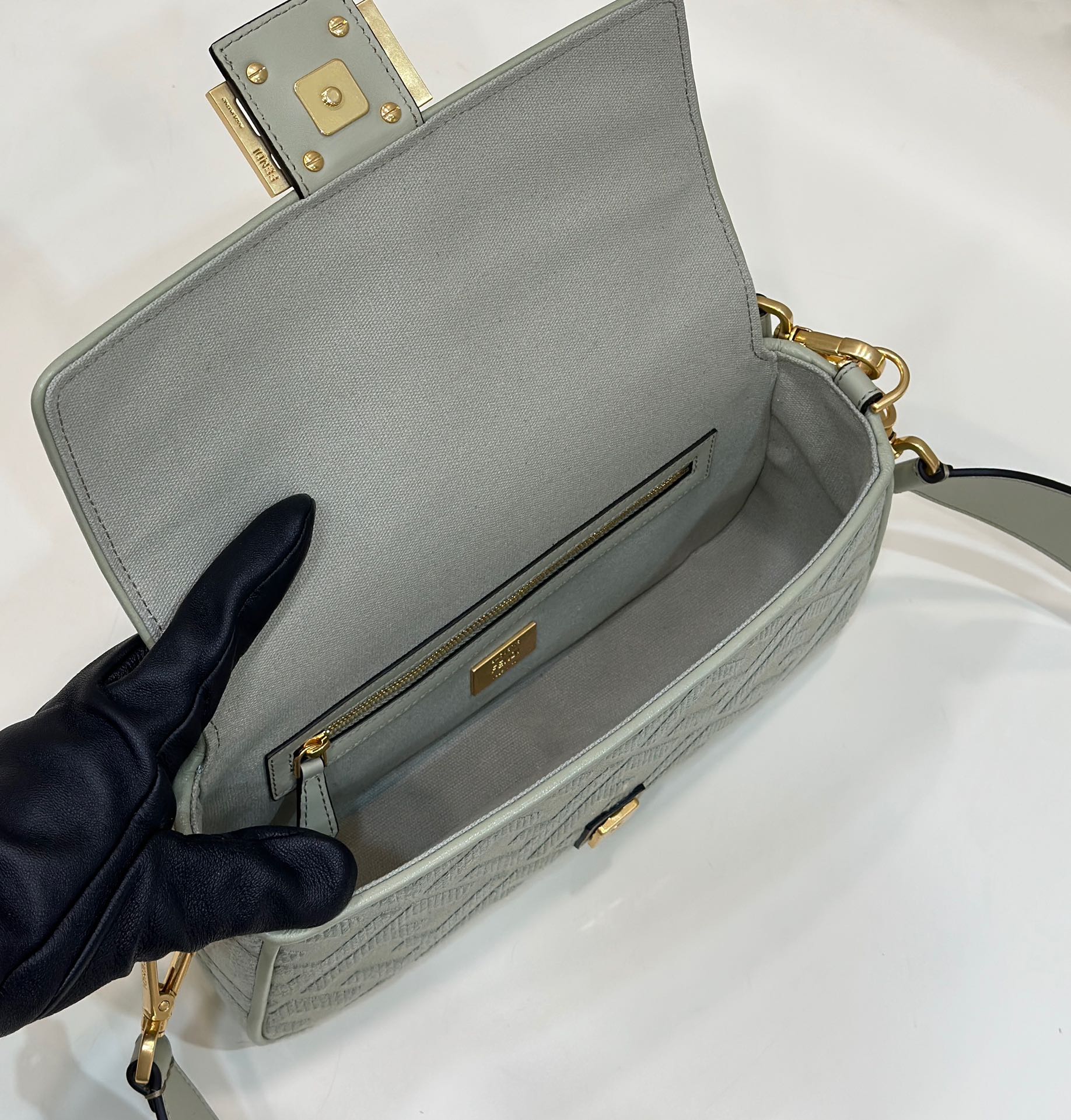 BAGUETTE WITH FF MOTIF 27 IN BITTER JACQUARD FABRIC GOLD HARDWARE mysite