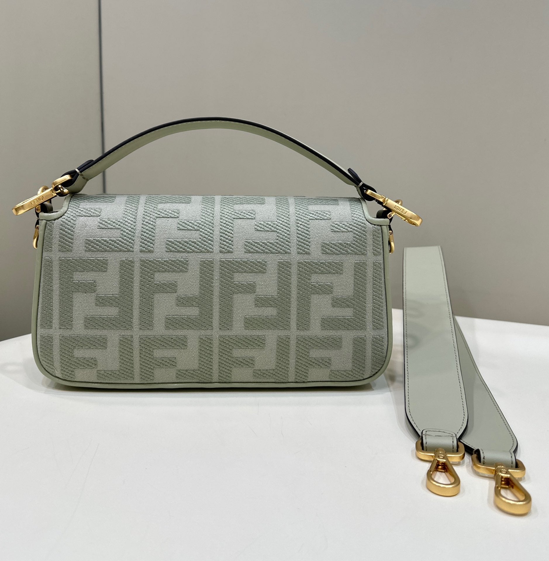 BAGUETTE WITH FF MOTIF 27 IN BITTER JACQUARD FABRIC GOLD HARDWARE mysite