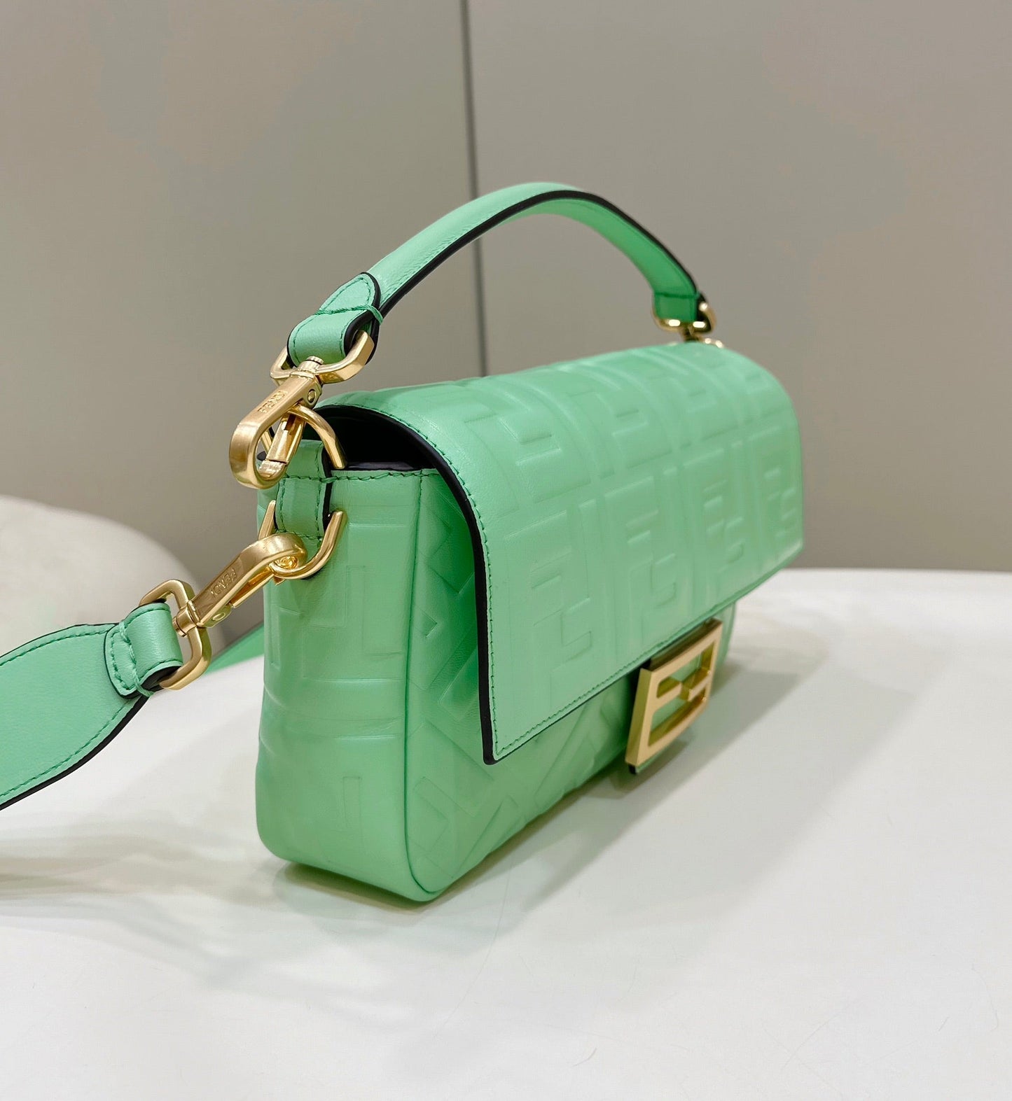 BAGUETTE WITH FF MOTIF 27 IN DE YORK GREEN SOFT LAMBSKIN GOLD HARDWARE mysite