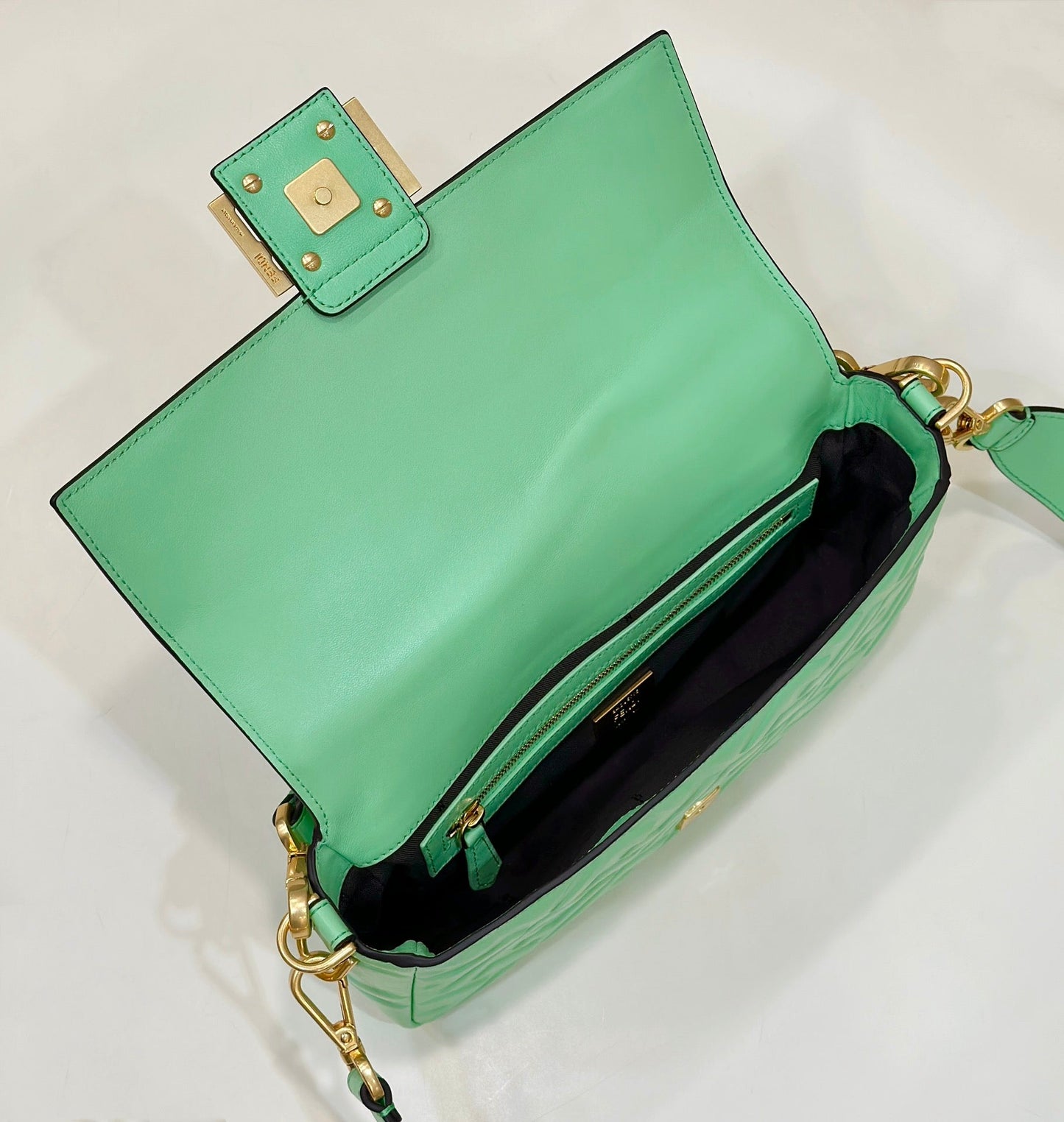 BAGUETTE WITH FF MOTIF 27 IN DE YORK GREEN SOFT LAMBSKIN GOLD HARDWARE mysite
