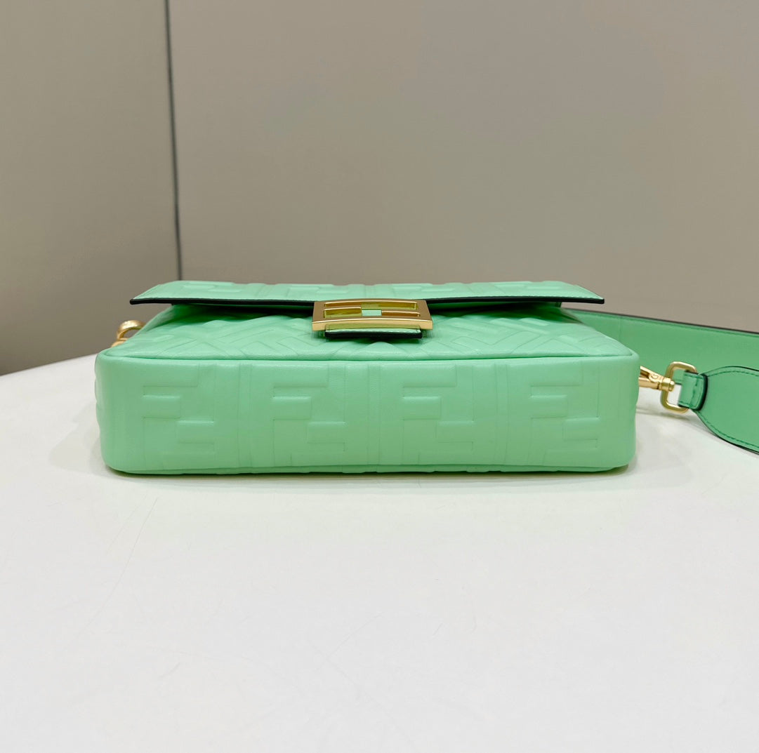 BAGUETTE WITH FF MOTIF 27 IN DE YORK GREEN SOFT LAMBSKIN GOLD HARDWARE mysite