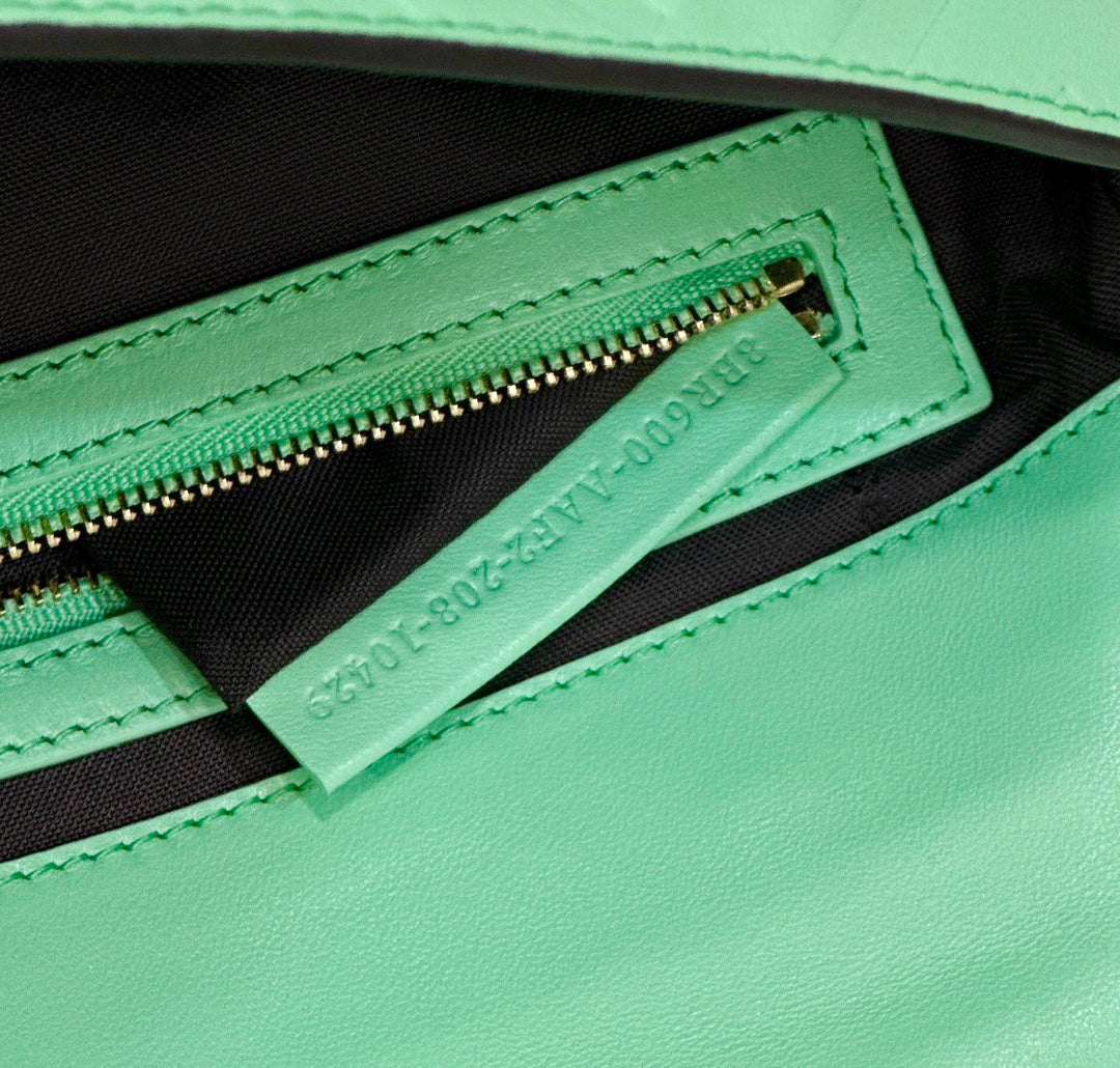 Baguette 27cm Green Lambskin Gold Hardware mysite