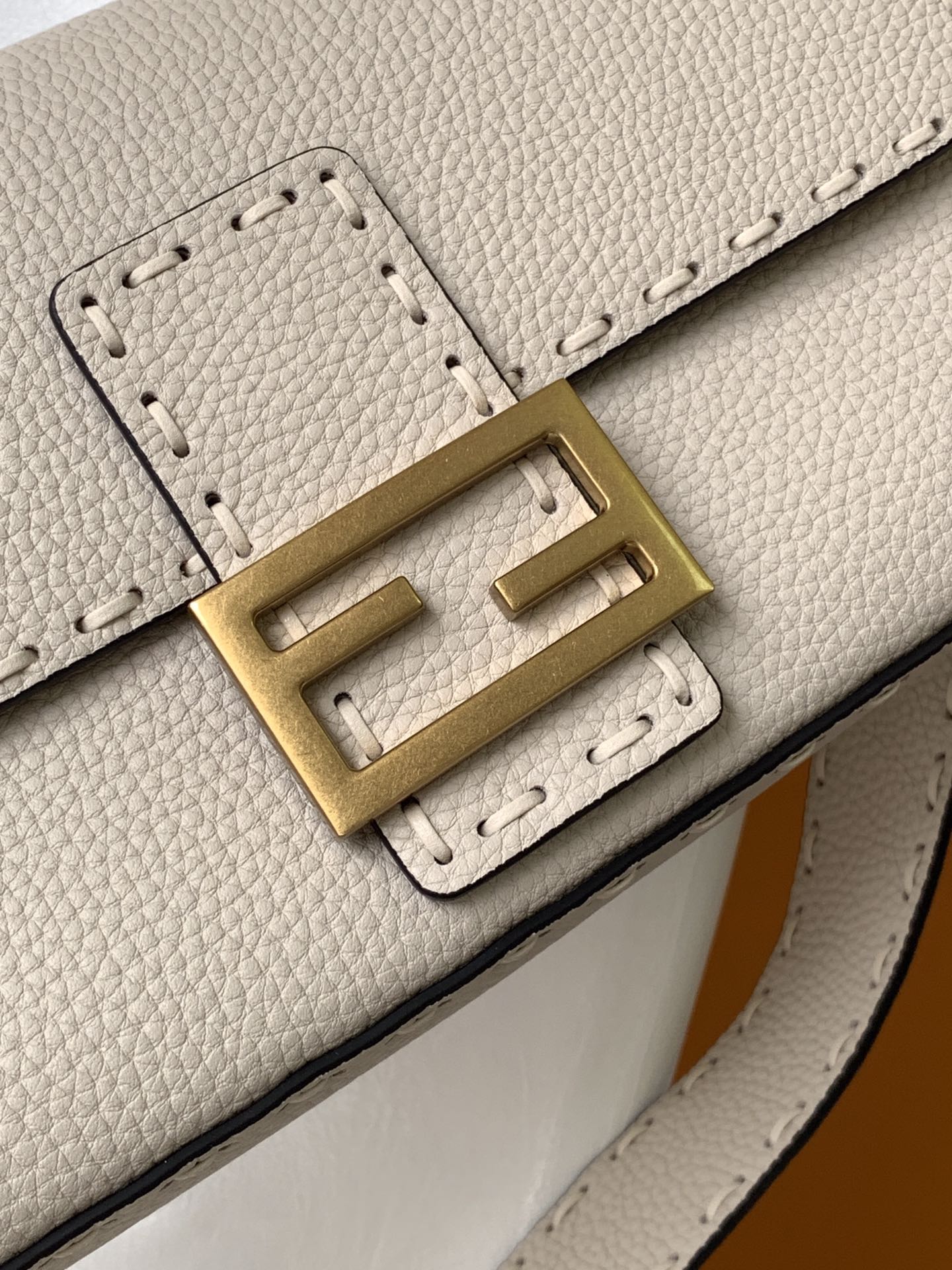 Fend Baguette 27 Bag Beige Calfskin Ghw mysite