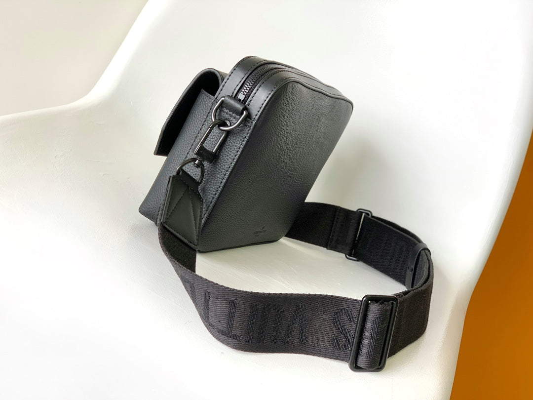 LV Fastline Messenger Bag 23.5 Black Cowhide HW mysite