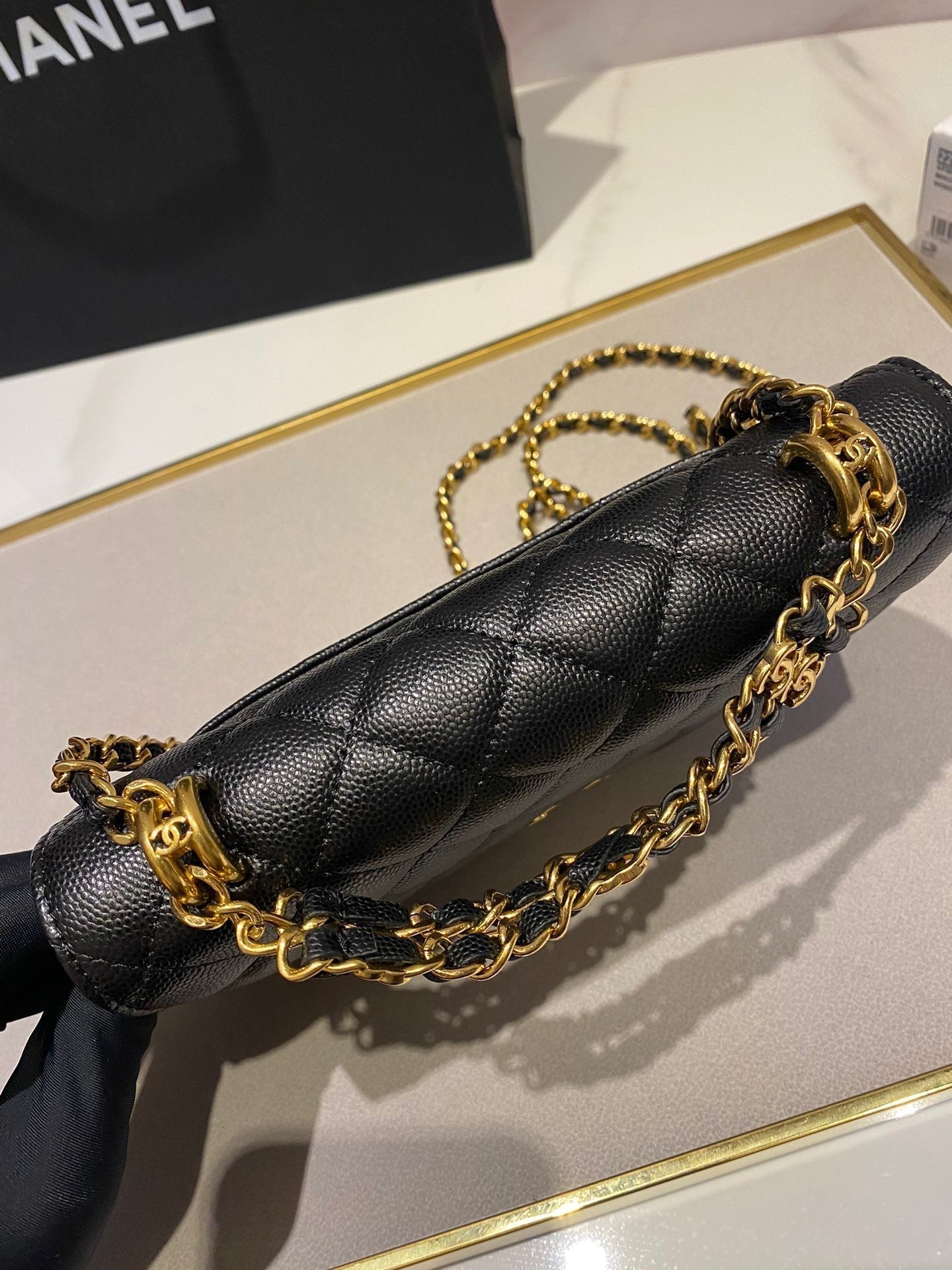 CC 24K Woc 19cm Black Grained Calfskin Gold Hardware mysite