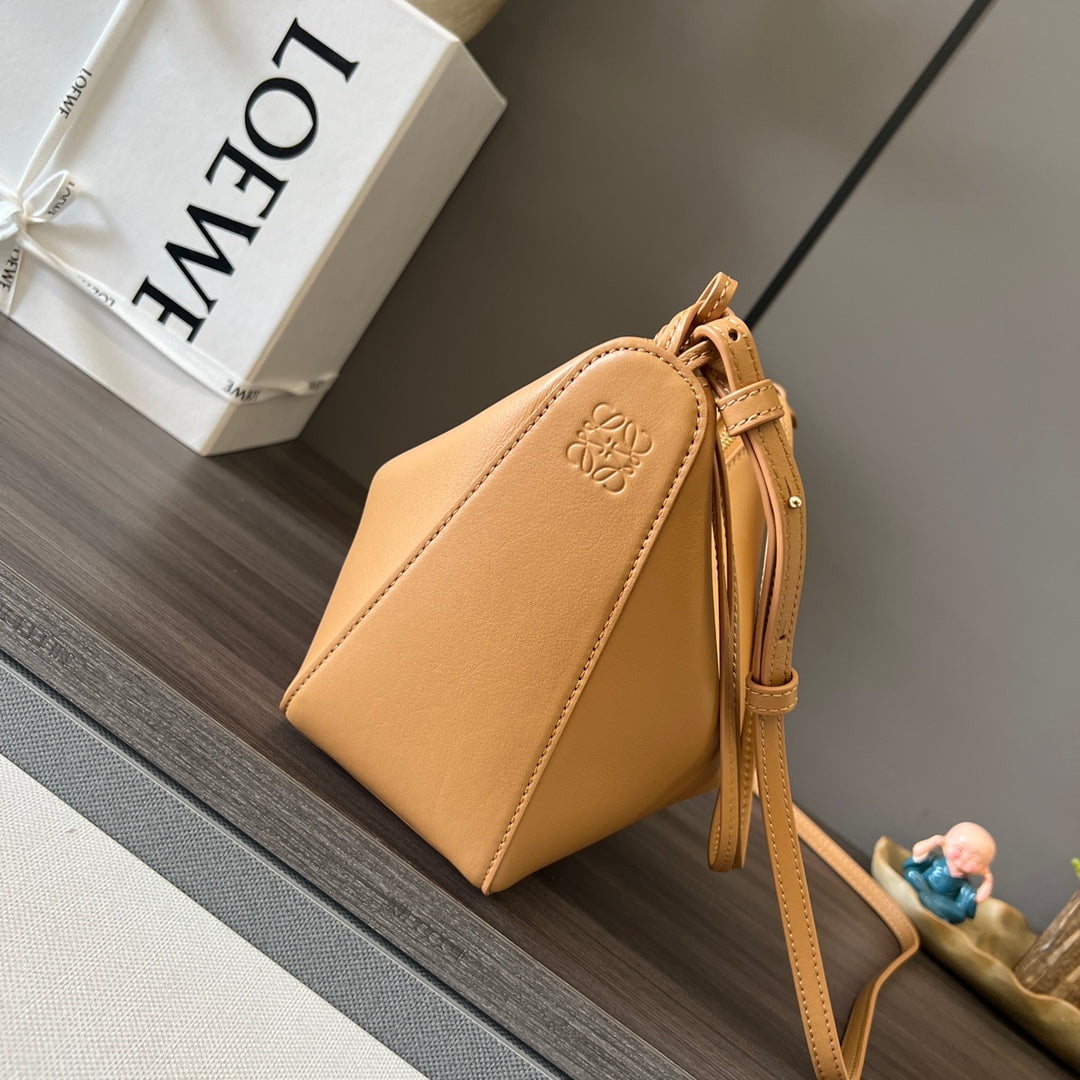 LOE LUNA HOBO 28 BAG IN PASTEL ORANGE CALFSKIN mysite