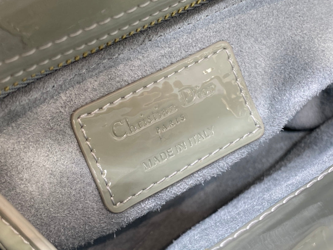 mini lady 17 rock gray patent calfskin mysite