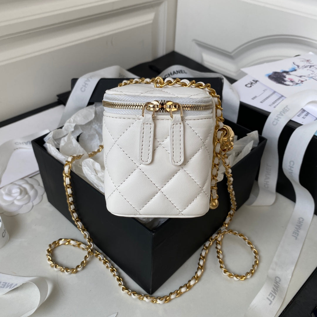 SMALL VANITY CASE 17 IN WHITE CALFSKIN GOLD HARDWARE mysite
