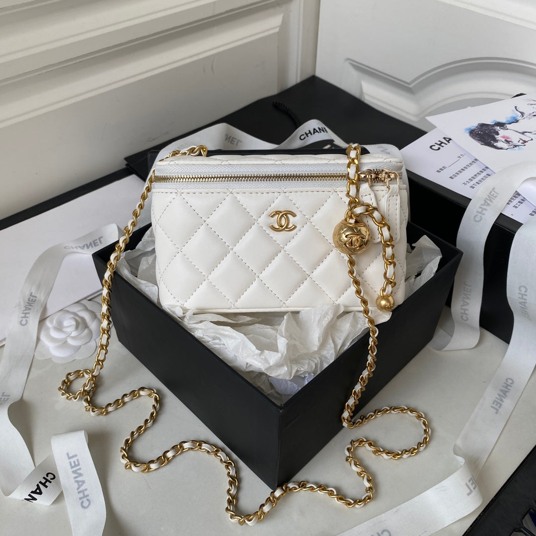 SMALL VANITY CASE 17 IN WHITE CALFSKIN GOLD HARDWARE mysite