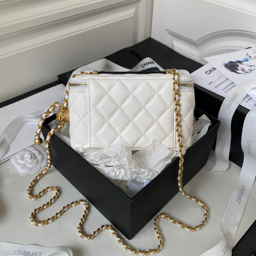SMALL VANITY CASE 17 IN WHITE CALFSKIN GOLD HARDWARE mysite