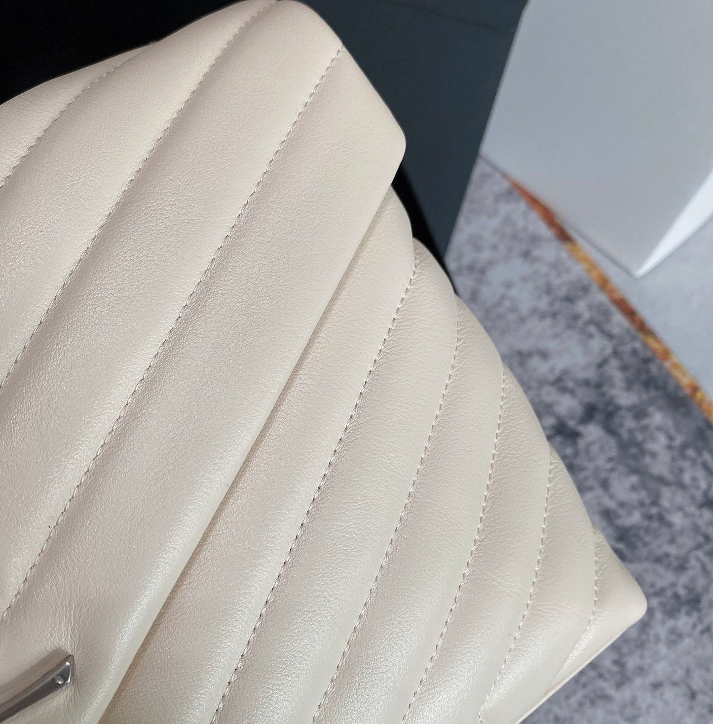 LOULOU MEDIUM 32 WHITE QUILTED LEATHER SILVER HARDWARE mysite