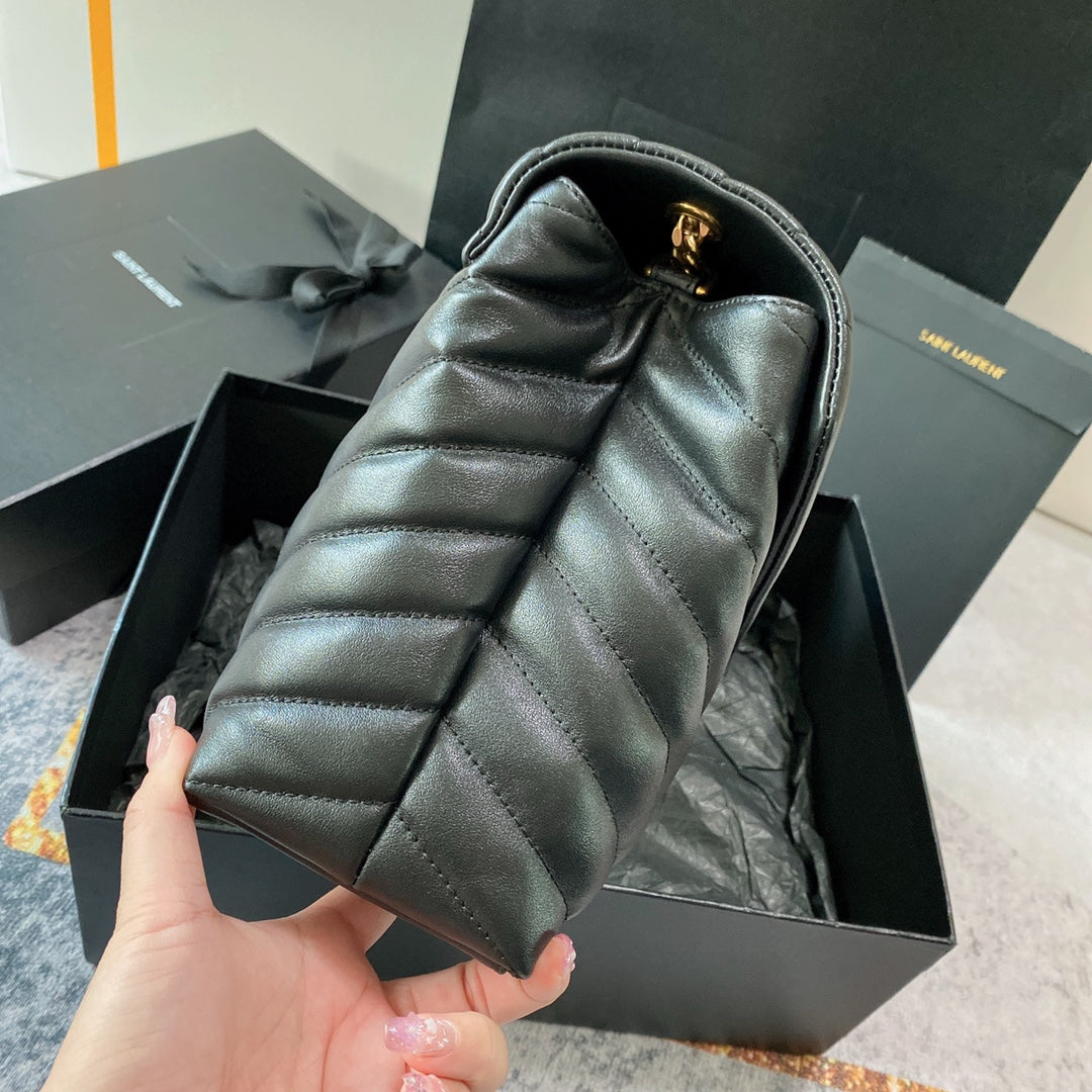 LOULOU MEDIUM 32 BLACK QUILTED LEATHER GOLD HARDWARE mysite