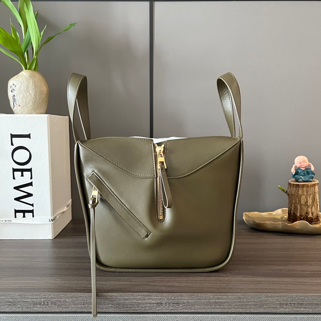 LOE 20 HAMMOCK COMPACT BAG IN ARMY GREEN CALFSKIN mysite