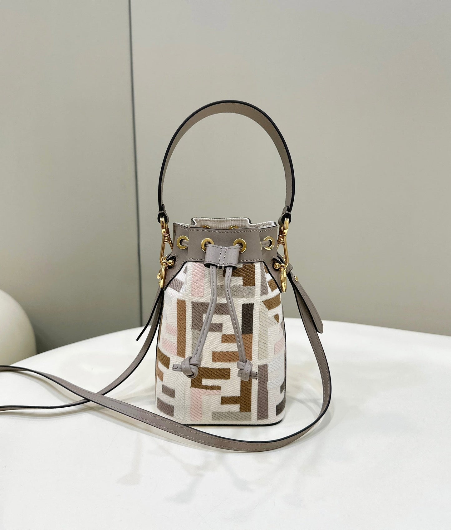 MON TRESOR 18 WITH FF MOTIF IN MULTICOLOR JACQUARD FABRIC mysite