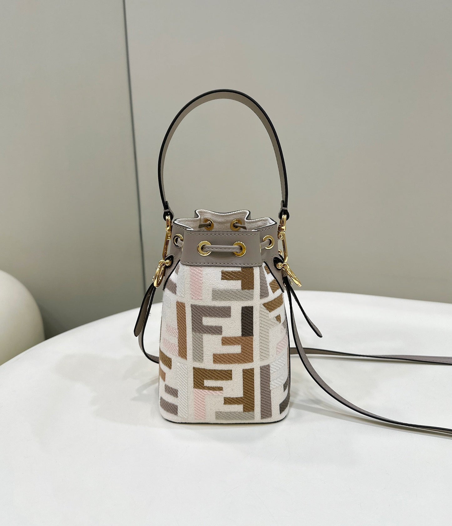 ff mon tresor bucket bag 18cm grey leather ff motif mysite