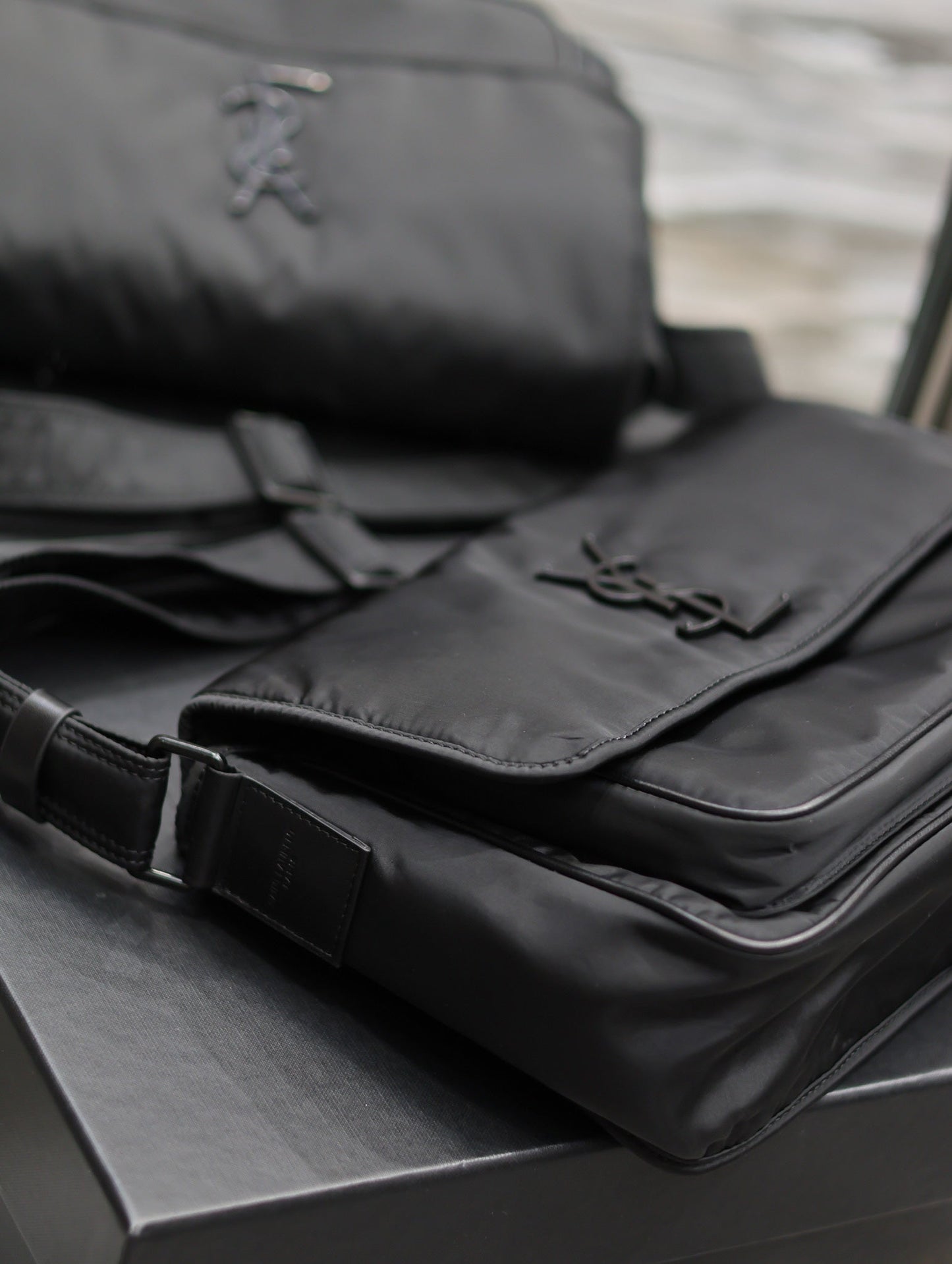 NIKI MEDIUM 28 IN BLACK NYLON mysite