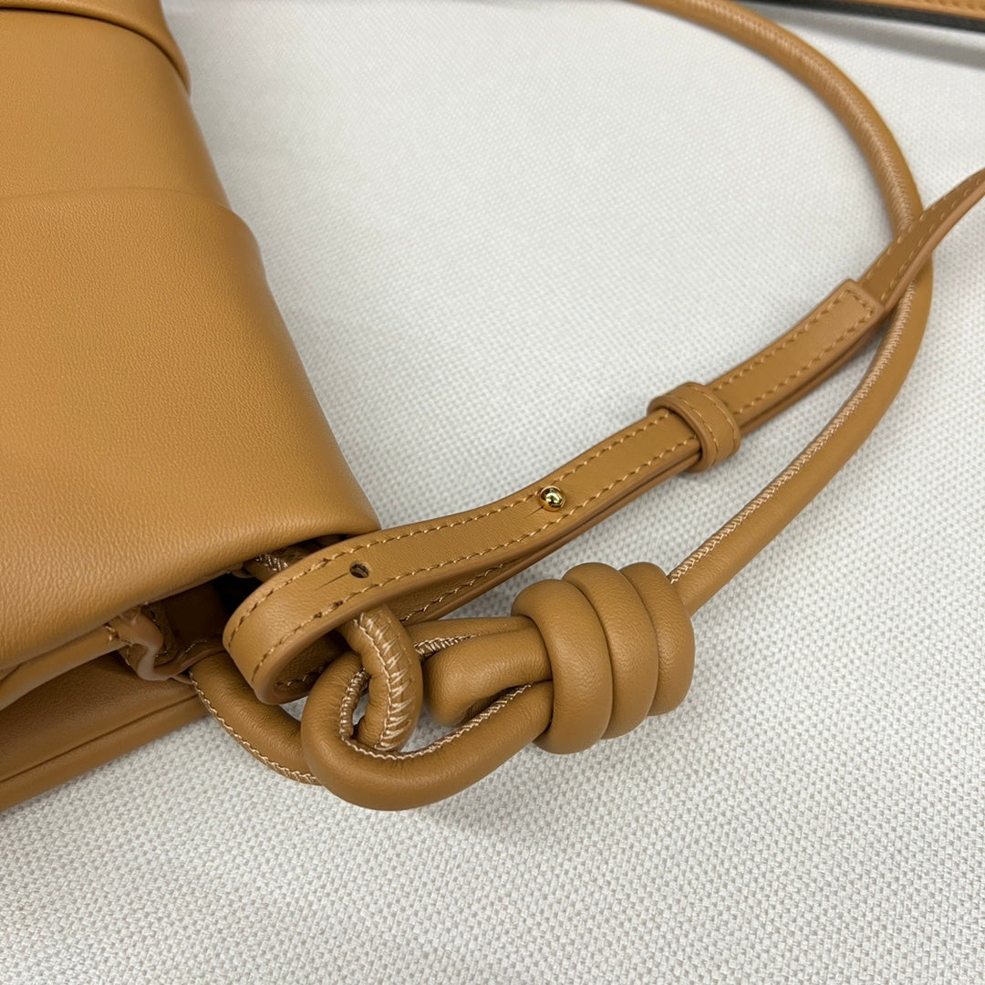 Loew Paseo Shoulder Bag 25cm Soft Gold Cowhide mysite