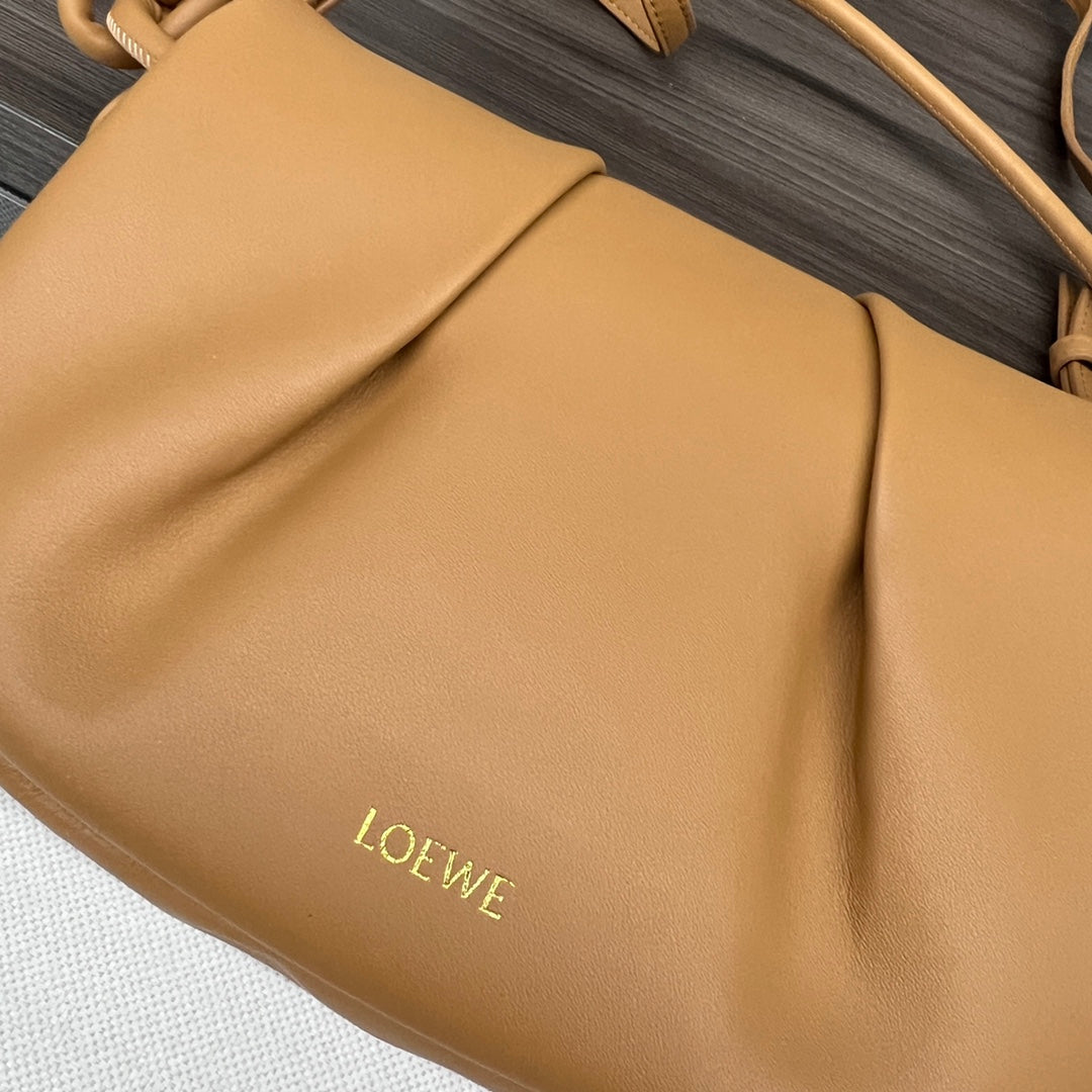 Loew Paseo Shoulder Bag 25cm Soft Gold Cowhide mysite