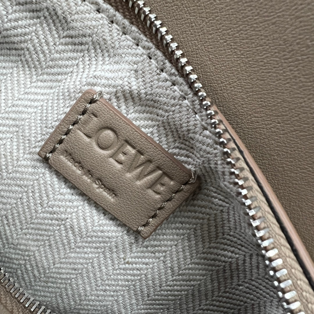 Loewe Puzzle Waist Bag 18 Sand Cowhide mysite
