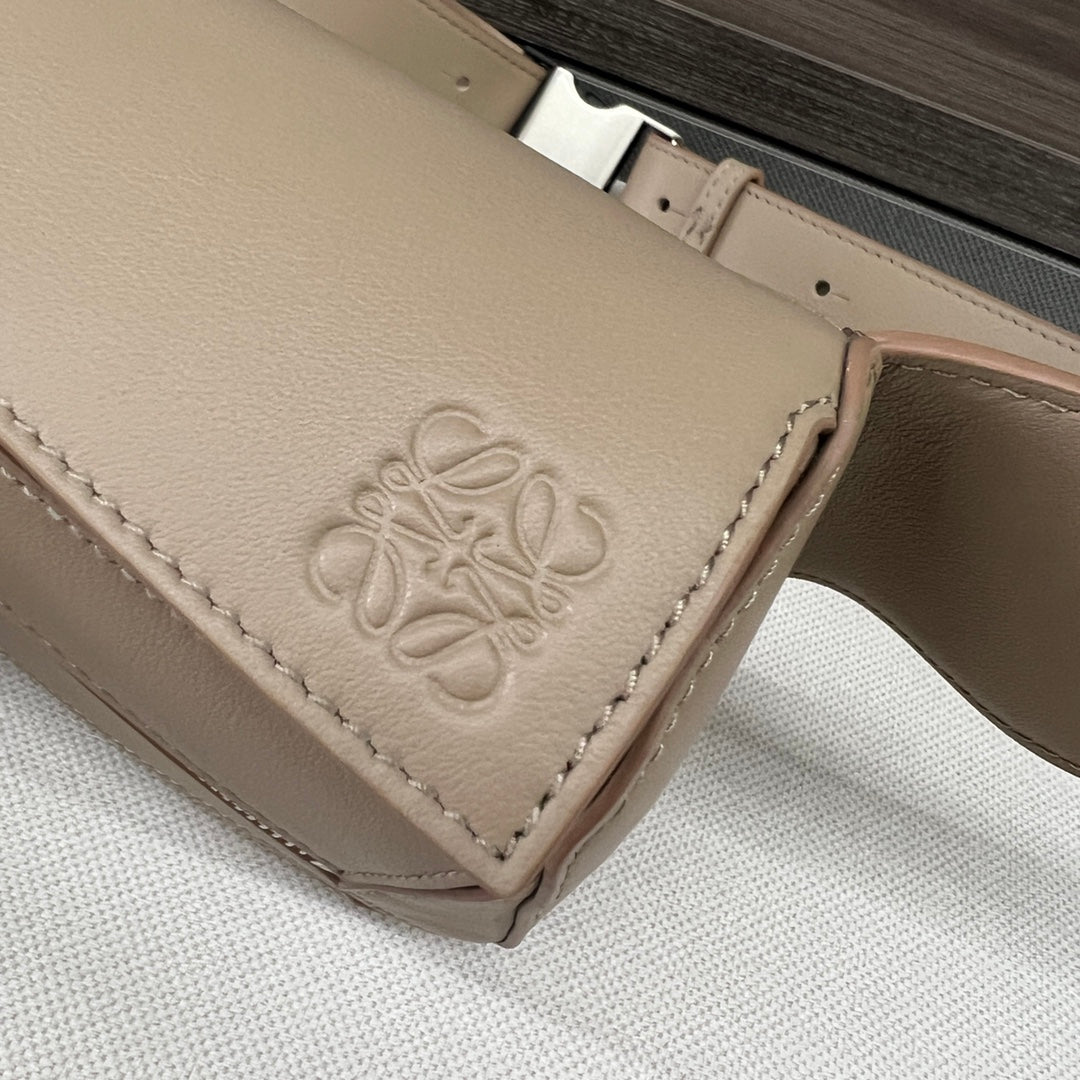 Loew Puzzle Small 18cm Beige Leather Belt Bag mysite