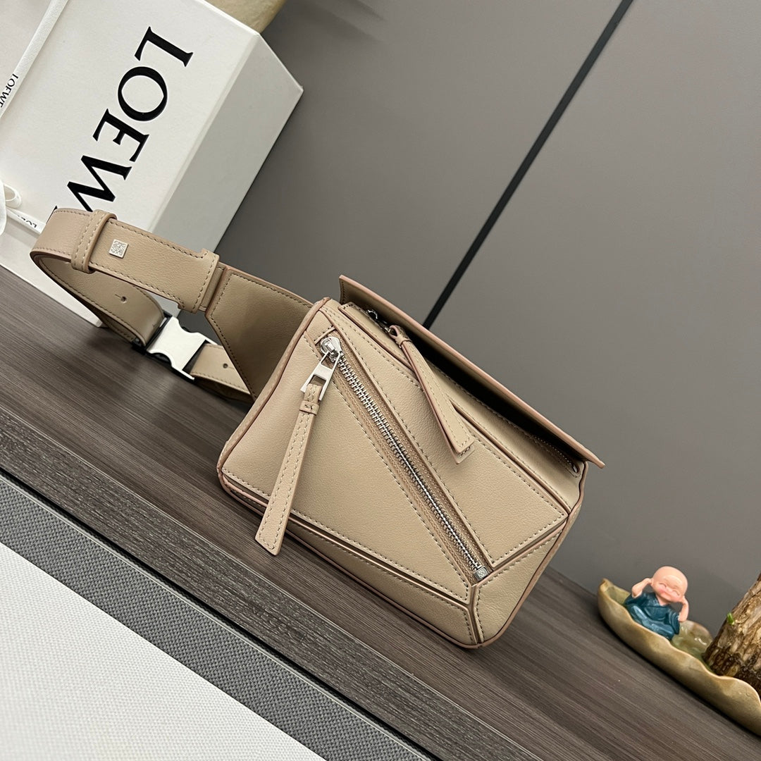 Loewe Puzzle Waist Bag 18 Sand Cowhide mysite