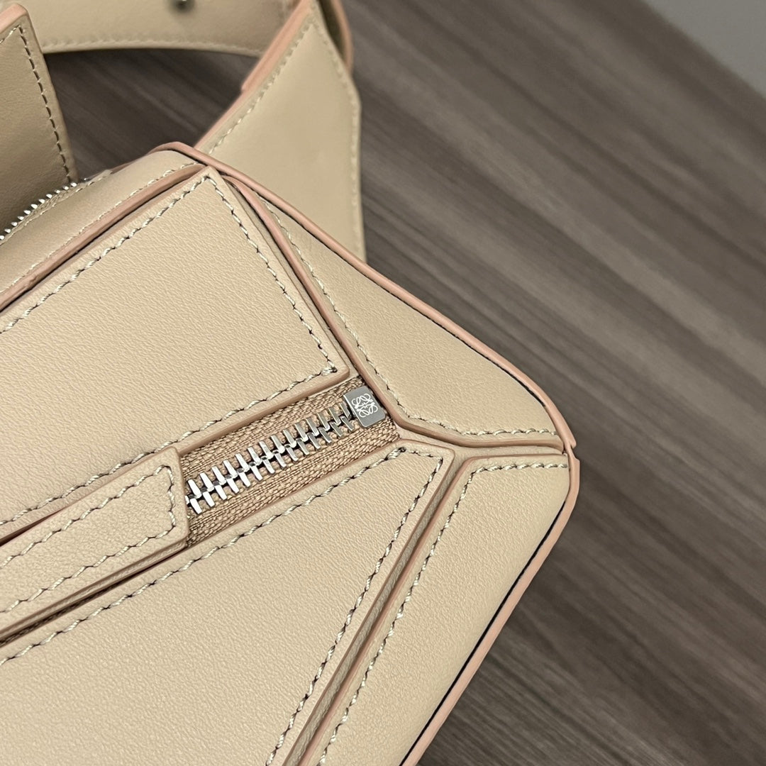 Loewe Puzzle Waist Bag 18 Sand Cowhide mysite