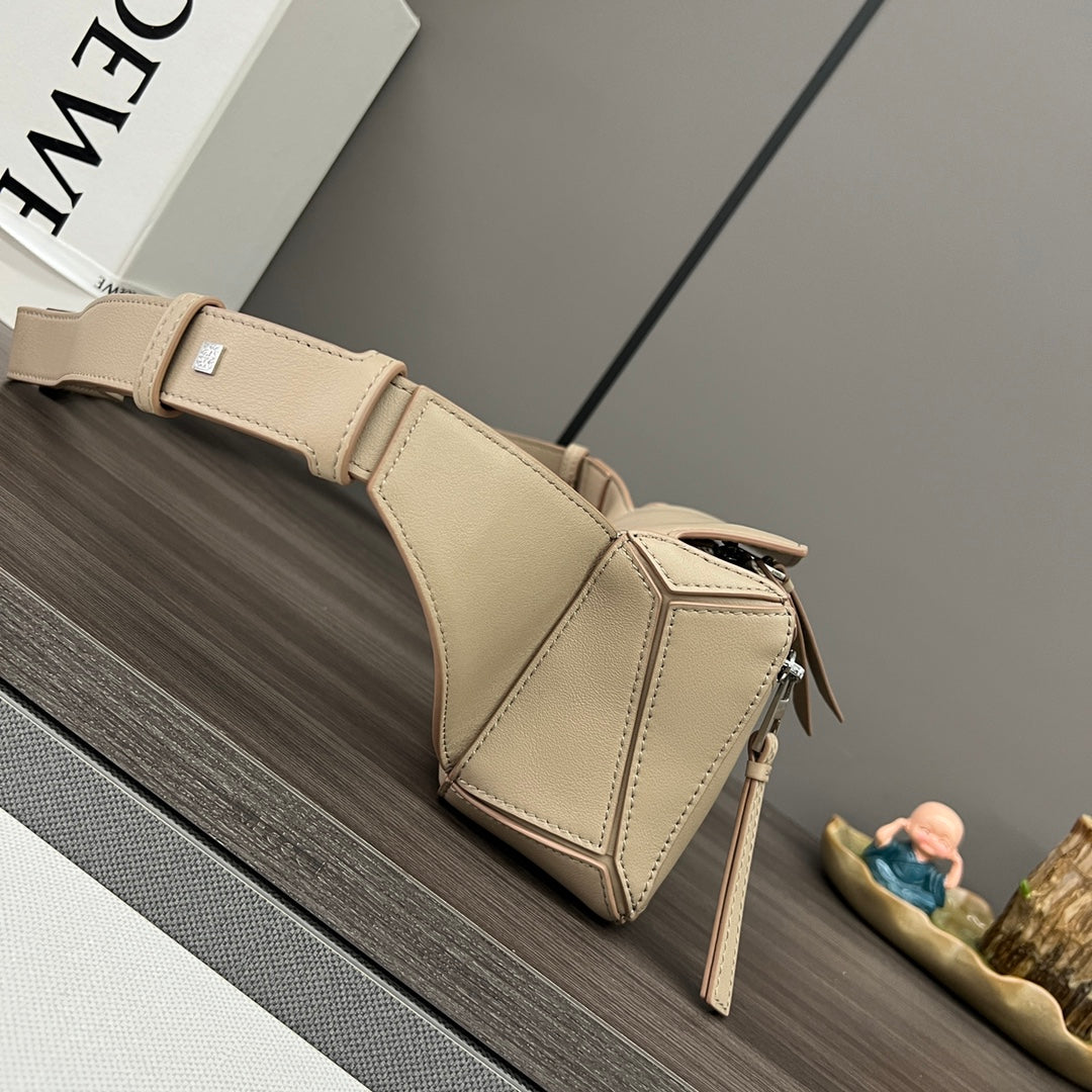 Loewe Puzzle Waist Bag 18 Sand Cowhide mysite