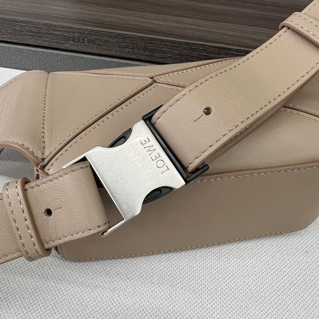 Loewe Puzzle Waist Bag 18 Sand Cowhide mysite