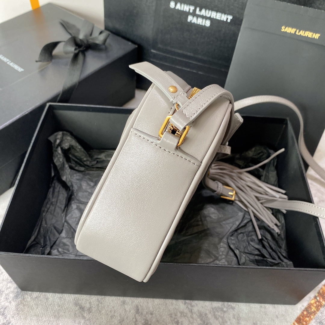 LOU CAMERA BAG 23 IN LIGHT GRAY CALFSKIN GOLD LOGO mysite