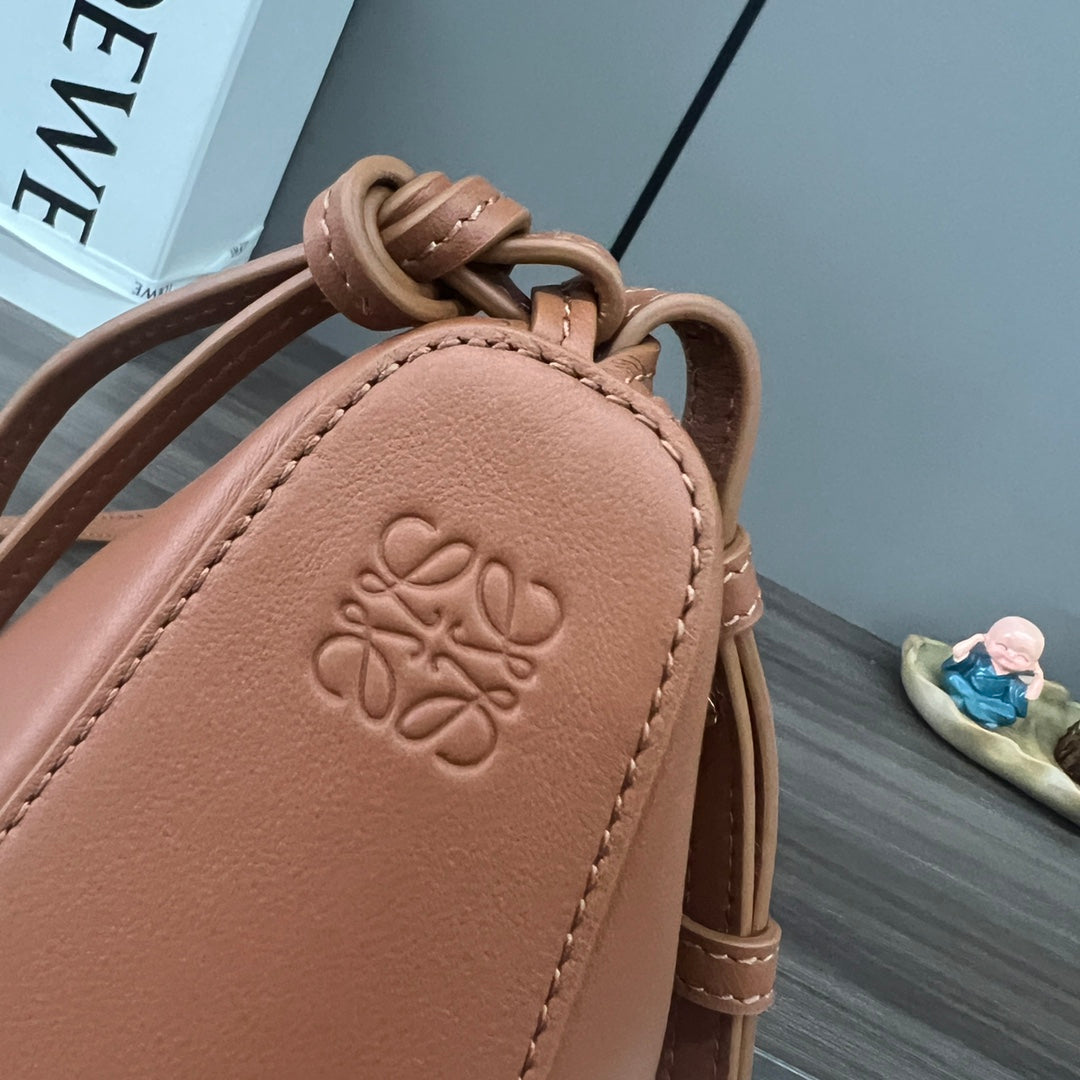 LOE LUNA HOBO 28 BAG IN WARM DESERT CALFSKIN mysite