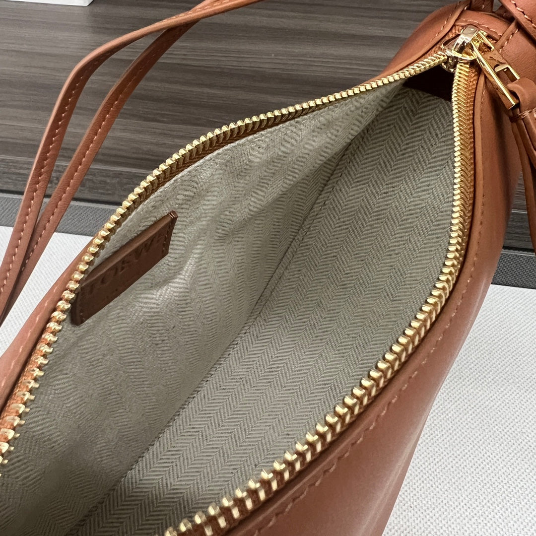 LOE LUNA HOBO 28 BAG IN WARM DESERT CALFSKIN mysite
