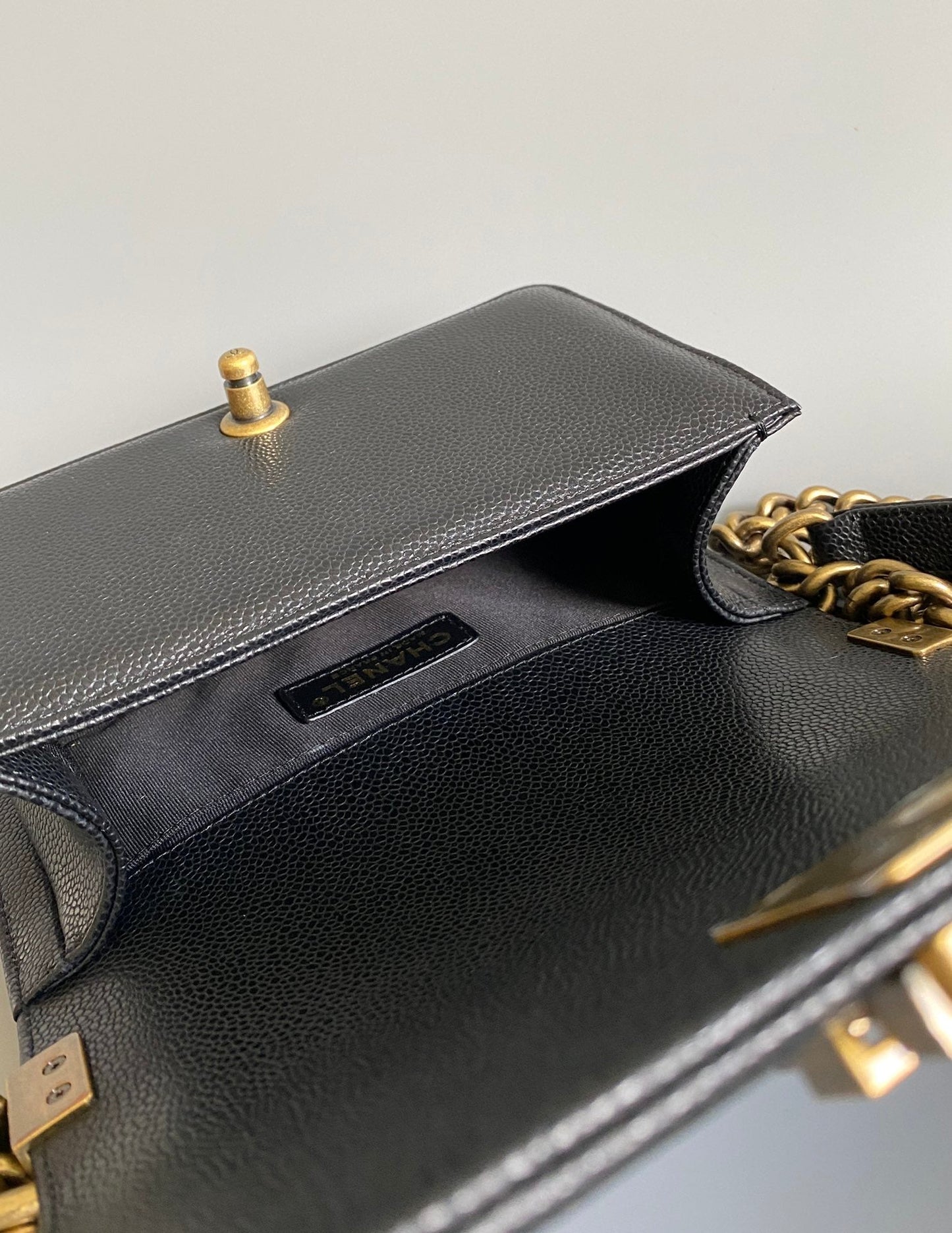 SMALL BOY BAG 20 IN BLACK LAMBSKIN GOLD HARDWARE mysite
