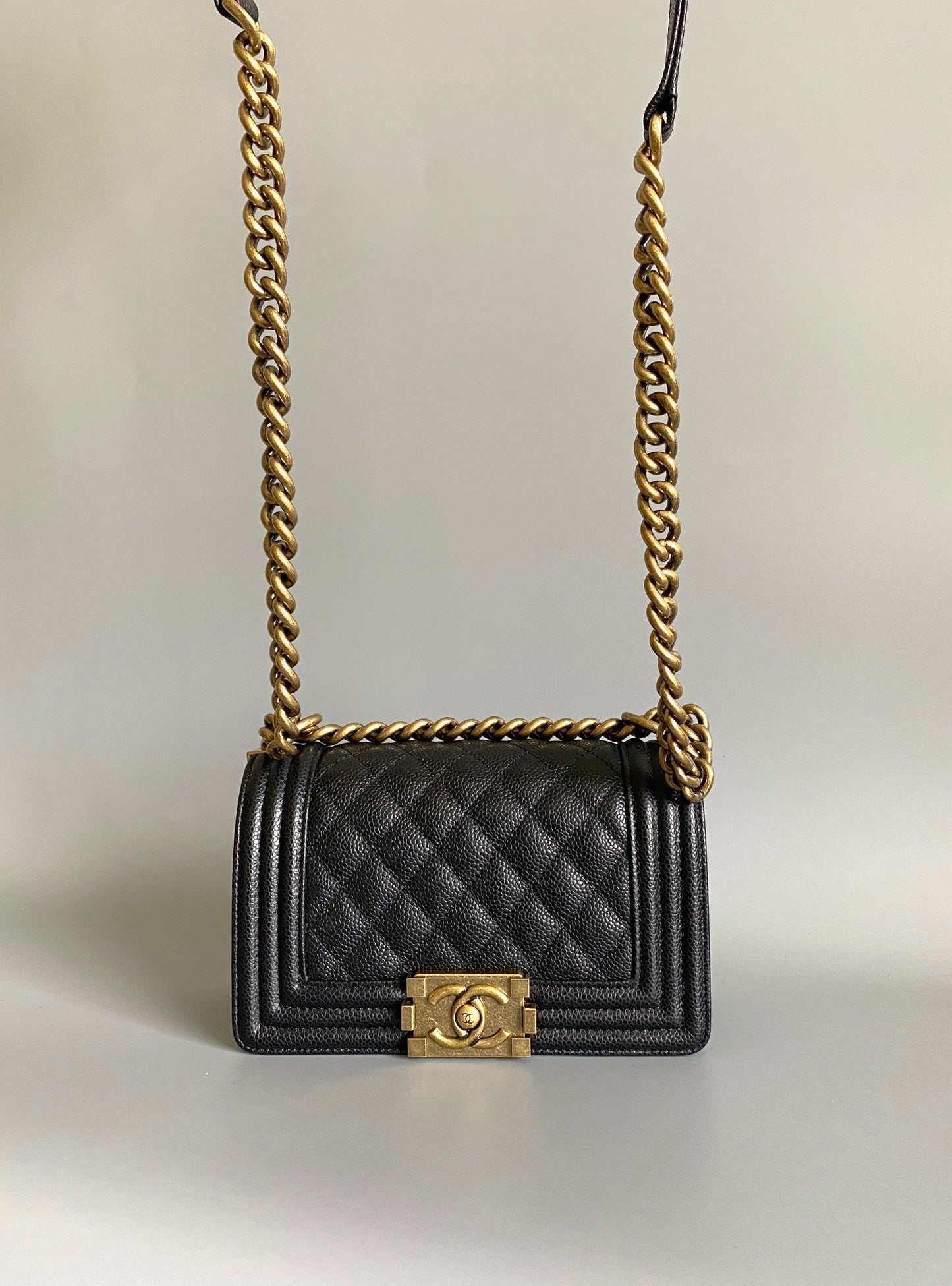 SMALL BOY BAG 20 IN BLACK LAMBSKIN GOLD HARDWARE mysite