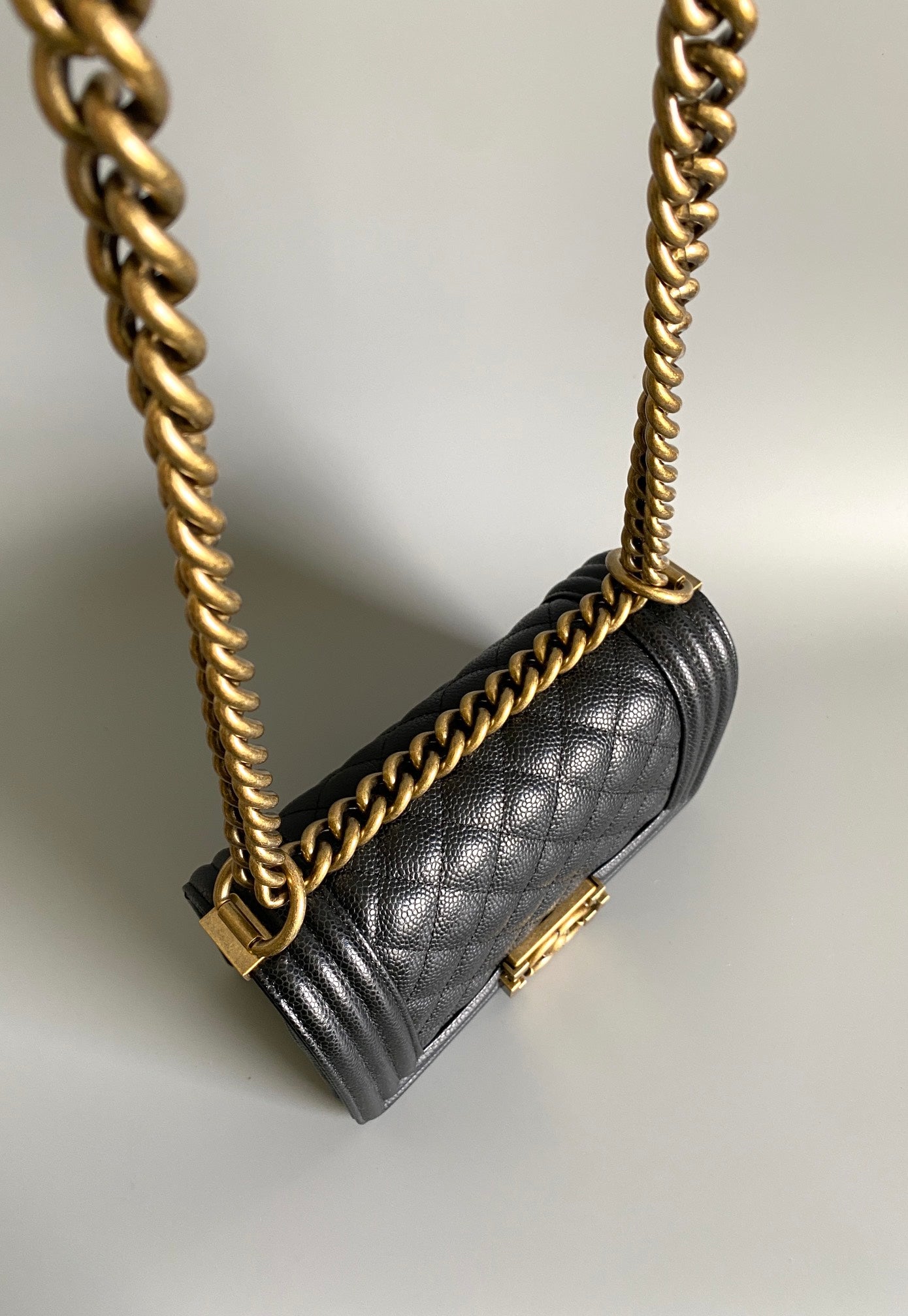SMALL BOY BAG 20 IN BLACK LAMBSKIN GOLD HARDWARE mysite