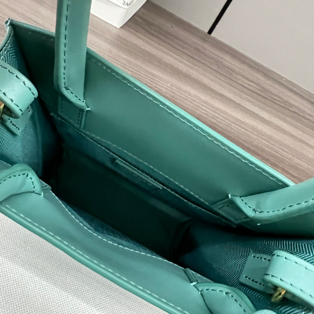 STANDARD A5 TOTE BAG IN AQUAMARINE BLUE CALFSKIN mysite