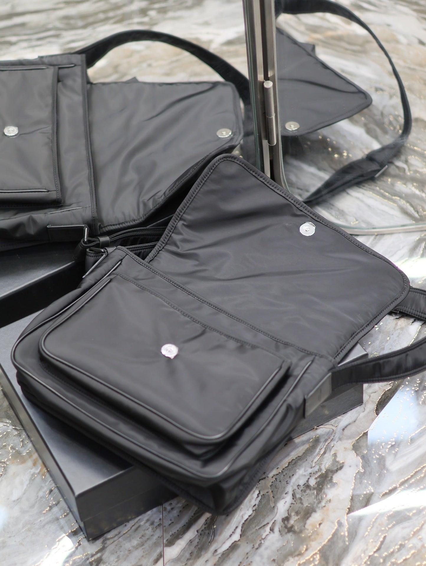 NIKI LARGE 32 IN BLACK NYLON mysite