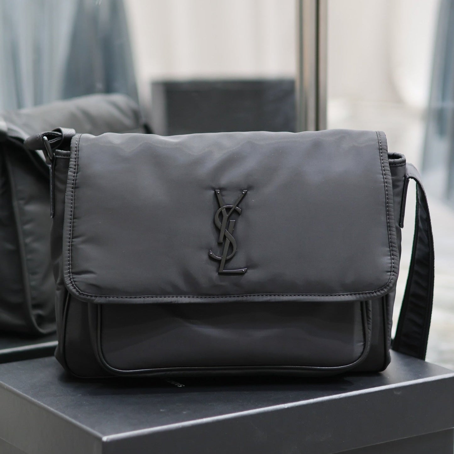 NIKI LARGE 32 IN BLACK NYLON mysite