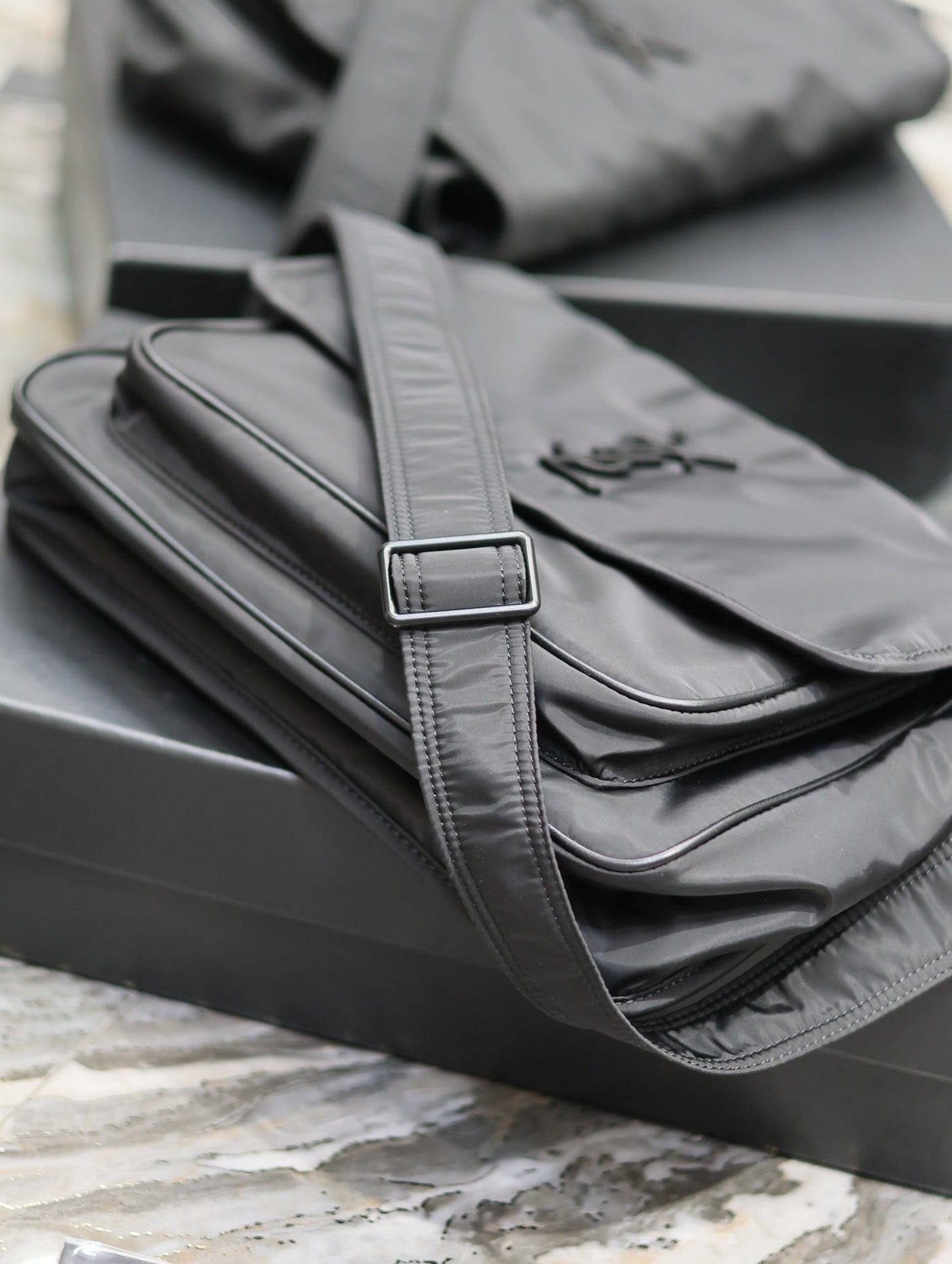 NIKI LARGE 32 IN BLACK NYLON mysite