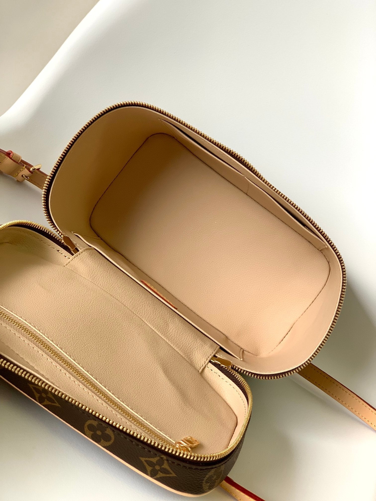 NICE BB 24 TOILETRY POUCH mysite