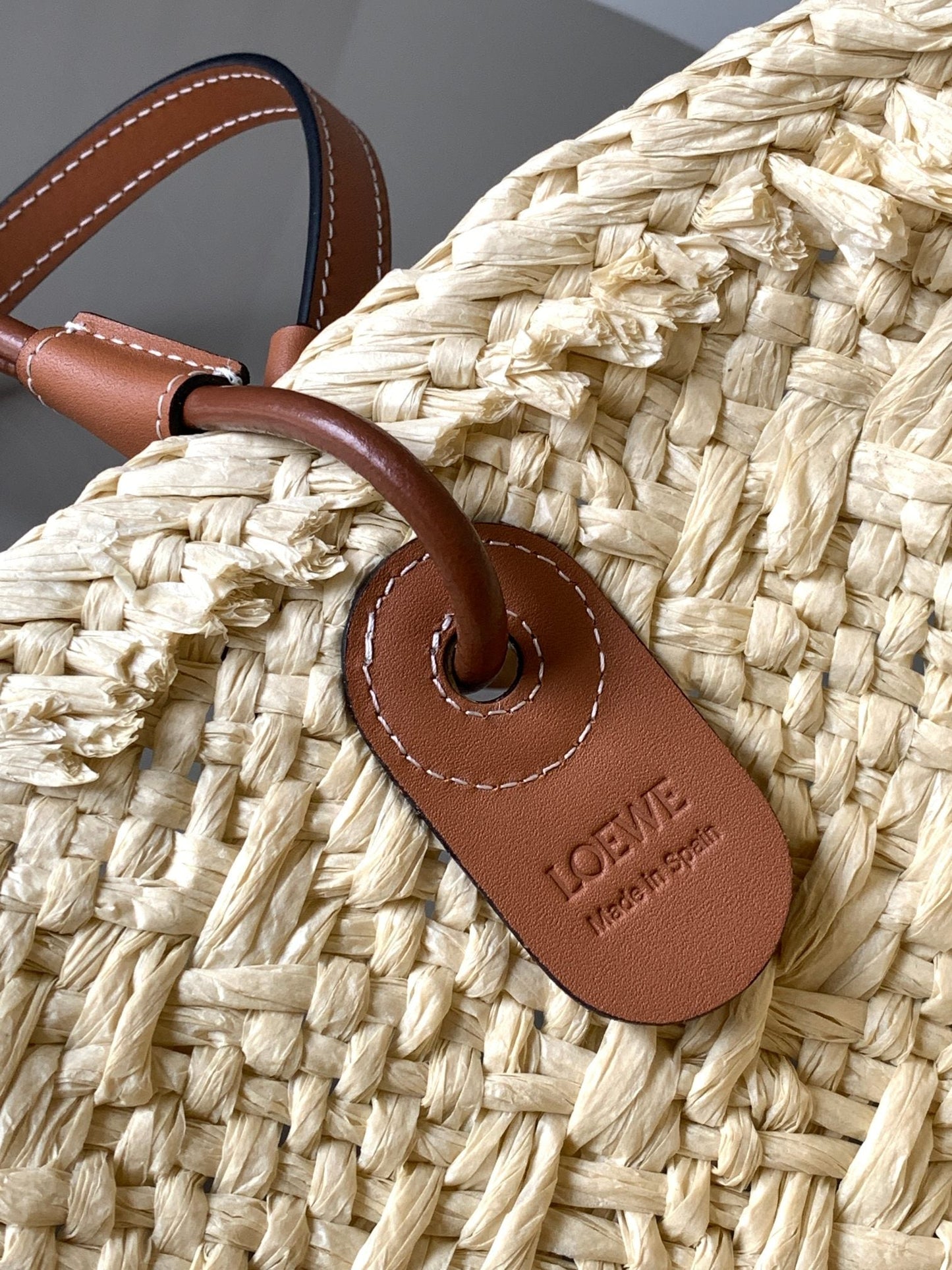 Medium anagram basket bag in iraca palm and calfskin mysite