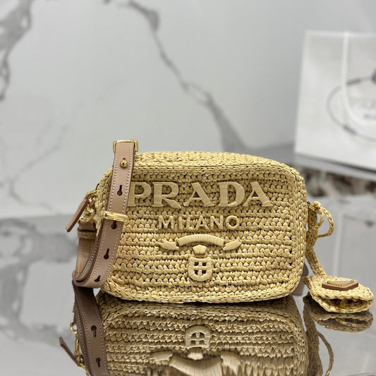 CAMERA BAG 20 IN BEIGE WOVEN RAFFIA mysite