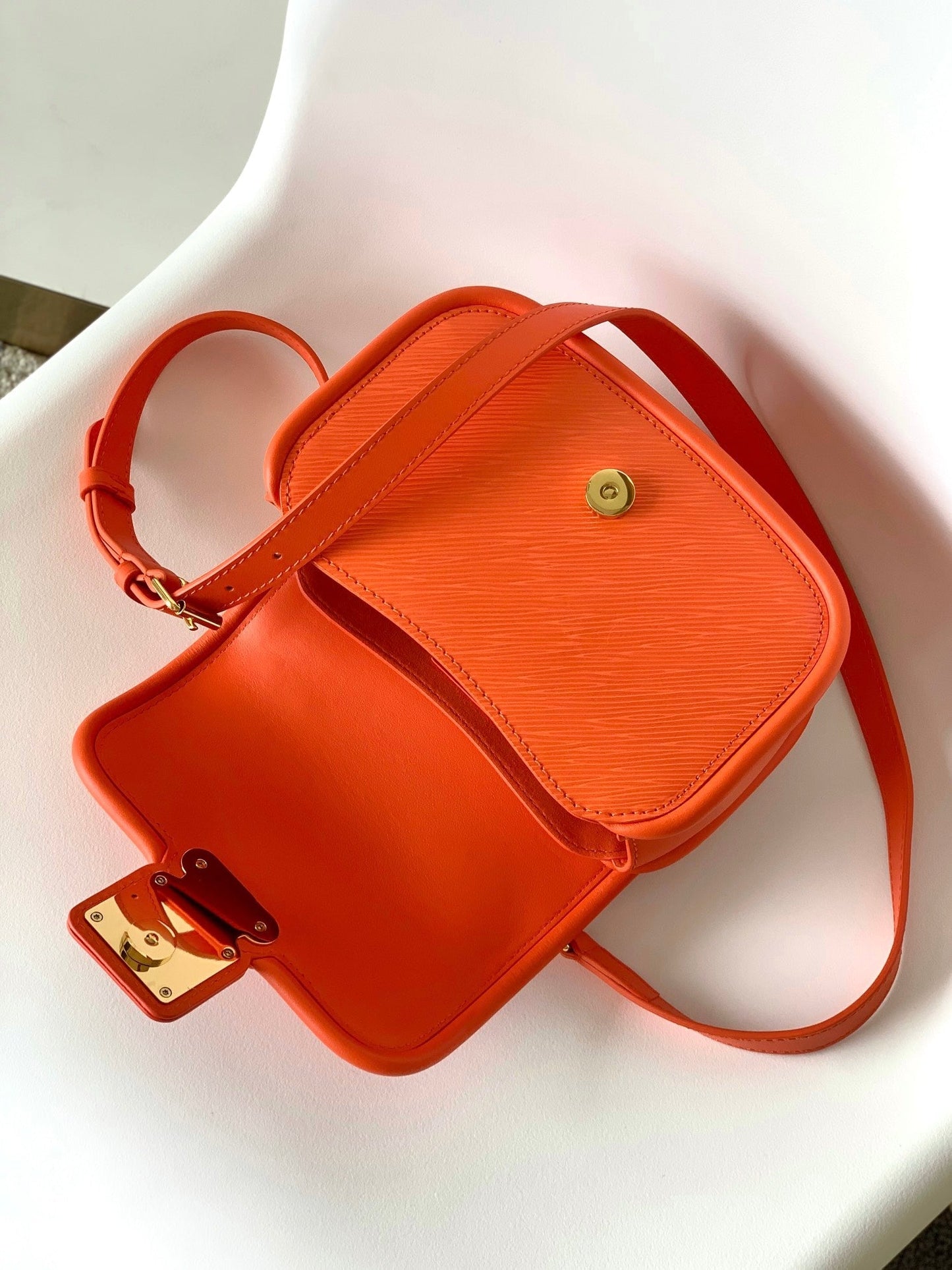 LV Hide & Seek Handbag 21cm Orange Epi Grain Cowhide GHW mysite