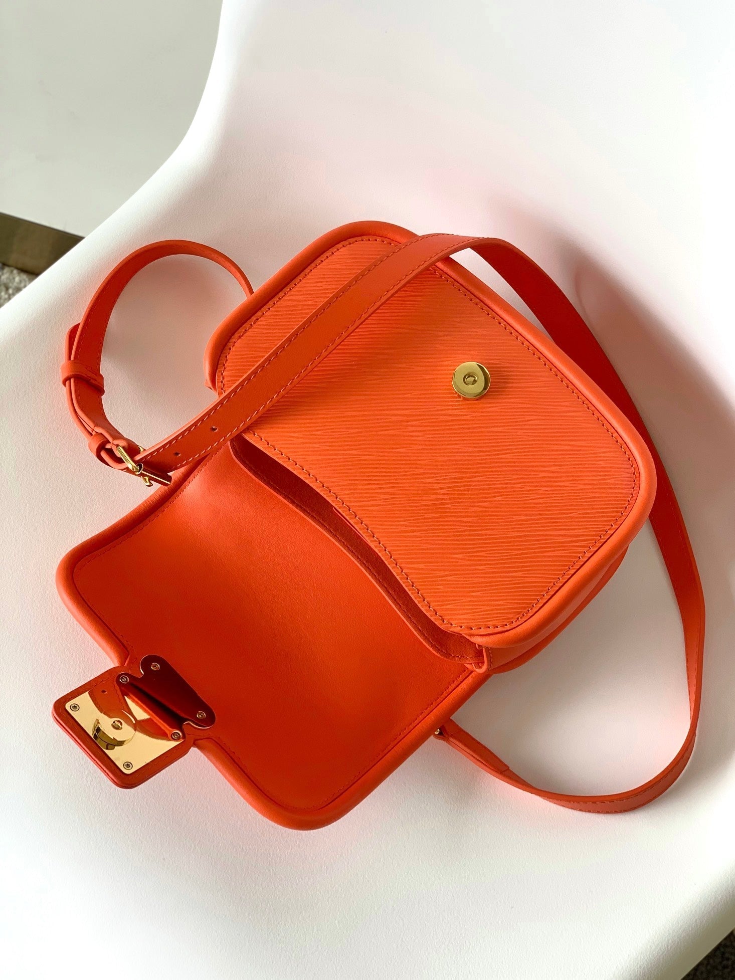 LV Hide & Seek Handbag 21cm Orange Epi Grain Cowhide GHW mysite
